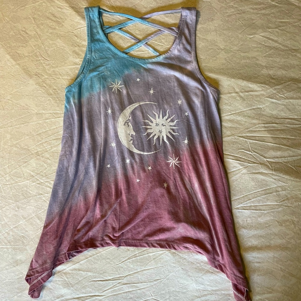 Hot Topic Large Moon and Stars Tank Top 🌌
